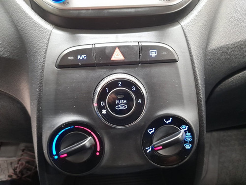 Imagem 11 de 15 de Hyundai Hb20 1.6 Comfort Plus 16v 2017