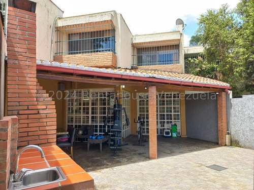 Estupendo Townhouse En La Trinidad 25-1356
