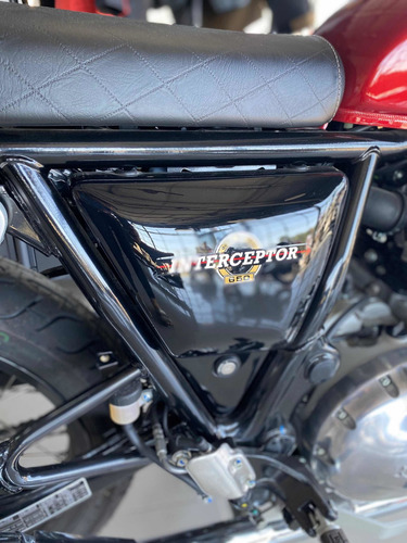 Royal Enfield Interceptor 650 Canyon Red