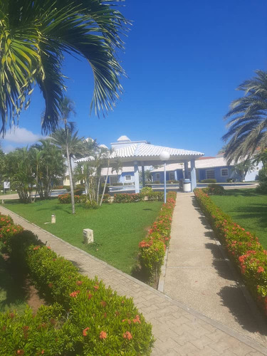 Imagen 7 de 25 de Apartamento Tipo Cabaña Con Atico Y Patio Grande Conjunto La Marina