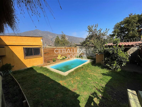 Casa En Venta De 4 Dorm. En Olmué