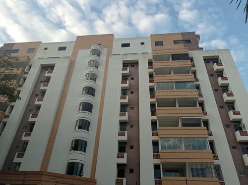 Apartamento En Venta Ubicado En Campo Alegre Valencia Carabobo 23-17082, Eloisa Mejia