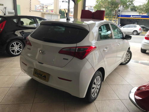 Imagem 4 de 15 de Hyundai Hb20 2015 1.0 Comfort Flex 5p