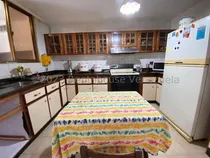 Comprar Daniela Linarez Vende Casas Hermosa En Exclusiva Zona Del Este De Barquisimeto En Exclusivo Conjunto Residencial Amplia Conservada Y Elegante Con Todos Los Servicios Basicos                           