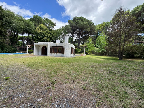 Casa En Venta En Carilo