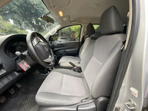 Nissan NP300 Frontier 2.5 Mt 4x2 2019