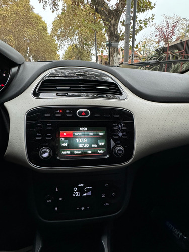 Fiat Punto 1.6 Essence Uconnect + Nav