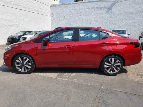Imagen 6 de 12 de New Versa Exclsuive Cvt 1.6