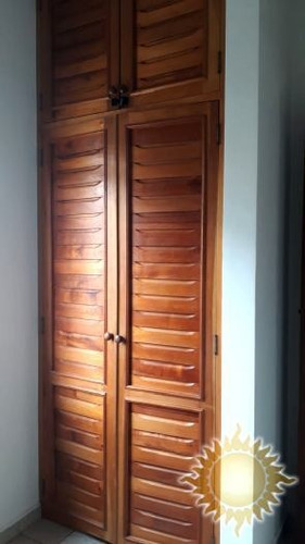 Apartamento Com 02 Dormitório , 01 Banheiro, 01 Vaga De Garagem Coberta !!! - 13239