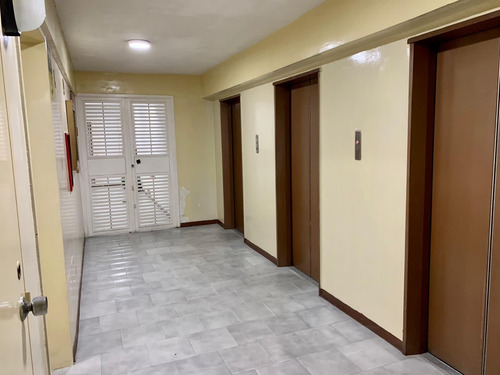 Imagen 2 de 15 de Se Vende Oficina 217m2 Av. Urdaneta 4840