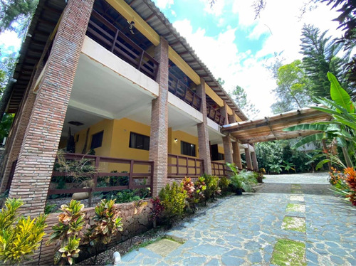 Se Vende Villa Totalmente Amueblada En Jarabacoa