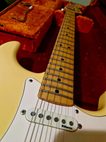 Fender Yngwie Malmsteen Usa Destro Amarelo Madeira De Bordo (Usado)