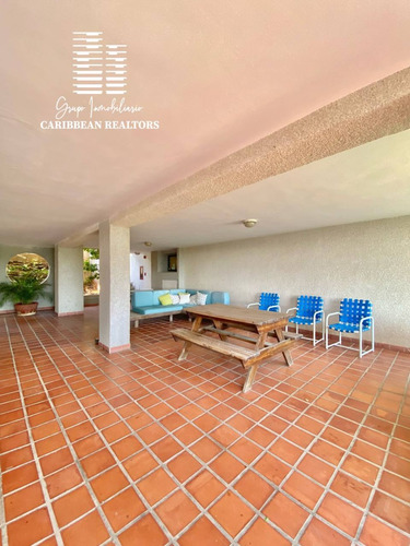 En Venta Penthouse Con Hermosa Vista Al Mar En El Conj Resd La Balandra, Pampatar
