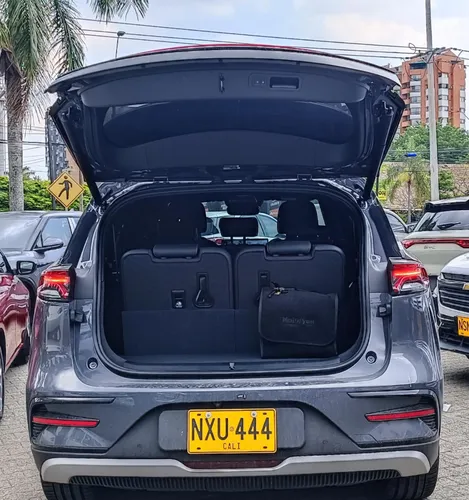 Byd Tang Modelo: 2025