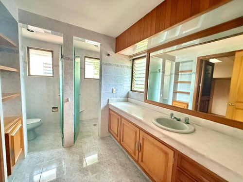 Casa De 3 Recamaras En Venta En Valle Real