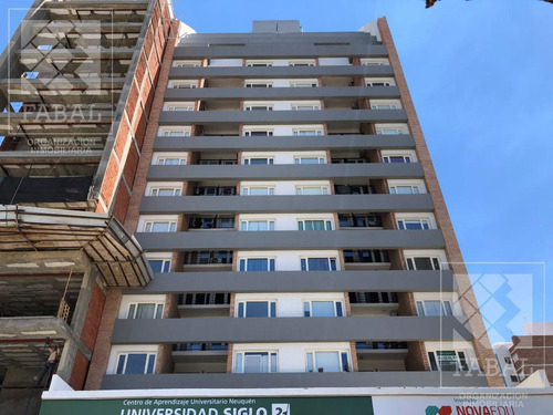 Departamento Venta Centro Neuquén, 2 Dormitorios, 2 Baños Y Cochera Opcional