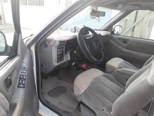 Imagen 5 de 10 de Chevrolet Blazer Min. Blazer