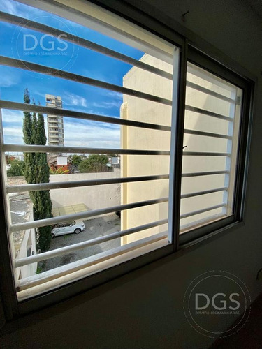 Imagen 16 de 22 de Oportunidad! Departamento De 2 Ambientes Con Cochera En Banfield Este