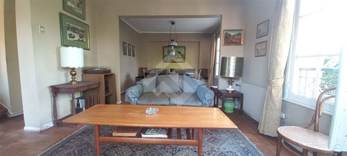 Casa En Venta De 5 Dorm. En Ñuñoa