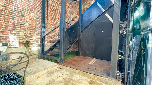 Venta Local Comercial Industrial + 2 Monoambientes