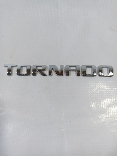Emblema Letras Tapa Batea Chevrolet Tornado 11-20 Original