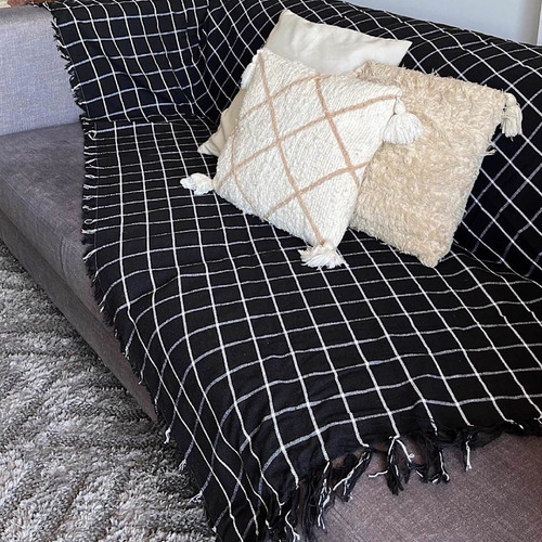 Xale / Manta Capa Para Sofá Ou Beira De Cama Cor Preto Com Branco