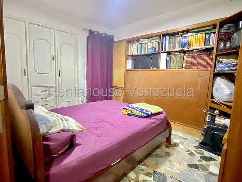 Se Ofrece En Venta Hermoso Y Amplio Apartamento Remodelado Ubicado En El Paraiso