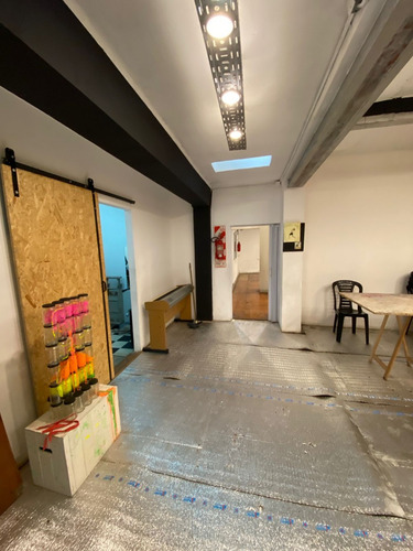 Casona En Bernal Centro Para Uso Comercial, Amplios Espacios Y Ubicación Premium
