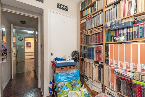 Venta Departamento 3 Ambientes Más Dependencia De Servicio, Balcón Al Frente Flores