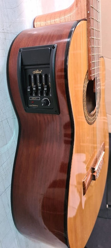 Requinto Amplificado Con Estuche Nuevo!!!