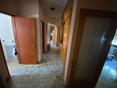 Imagen 3 de 15 de Hermosa Propiedad Sobre Gran Lote En Zona Residencial