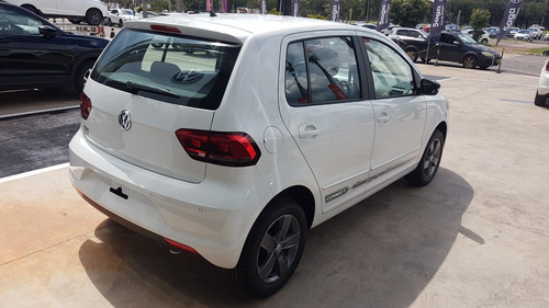 Imagem 2 de 5 de Volkswagen Fox 1.6 Msi Connect (flex)