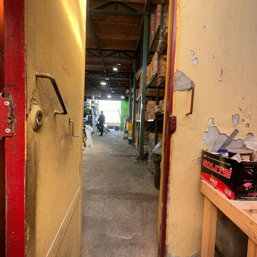 Arriendo Galpón Comercial A Pasos De Paicaví, Con Excelente
