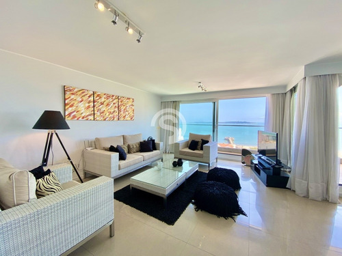 Apartamento En Mansa - Punta Del Este- Ref: 4566