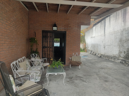 Best House Vende Hermosa Y Amplia Casa Ubicada La Urbanizacion Colinas De Carrizal
