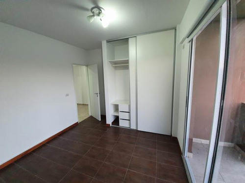 Departamento 2 Amb Con Balcon Y Cochera A 200m Est Bosch