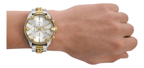 Relógio Diesel Spiked Dz4629 Correia Dourado E Prata Bisel Prateado Fundo Branco