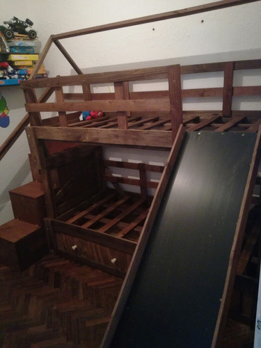 Cucheta Forma Casita Con Tobogan ,baul Escaleras (Reacondicionado)