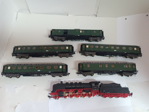 Tren Fleischmann Ho Con Locomotora Antigua Y 5 Vagones (Usado)