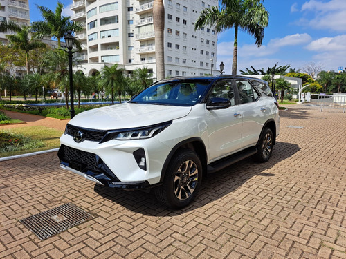 Toyota SW4 2.8 D-4D Turbo Diesel Diamond 7 Lugares 4x4
