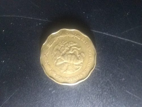 Imagen 1 de 2 de Tres Monedas Antiguas De Bronce Conerror De $50 Pesos México