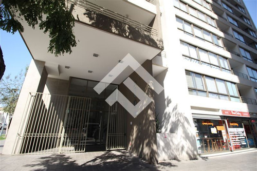 Departamento En Venta De 2 Dorm. En Santiago