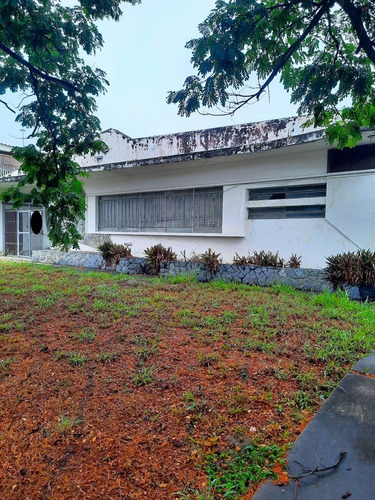 Casa Comercial En Venta Valencia Urb El Viñedo  Avenida Carlos Sanda, Punto Comercial Valencia Carabobo Gh