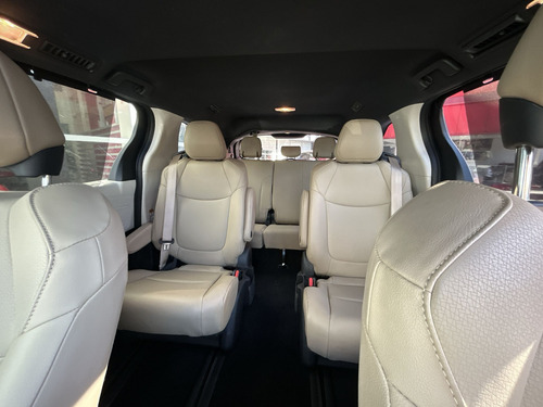 Toyota Sienna XLE PIEL