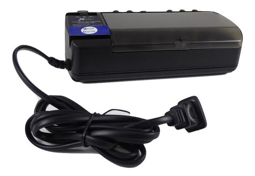 Cargador Universal Baterías Xtron Bc-103 Para Aa Aaa C D 9v