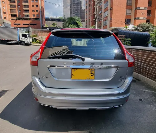 Volvo XC60 2.0 T5 Awd Summum