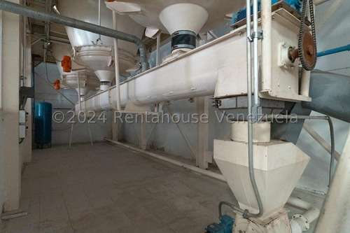 Venta De Galpones Con Planta De Premezcla Para Harinas. Ljsa 25-620