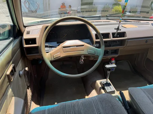Nissan Tsuru 1986