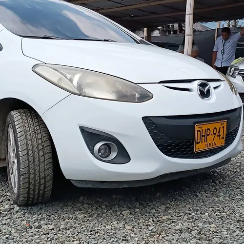 Mazda 2 At 1.5cc 2012