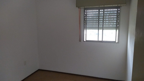 Imagen 4 de 9 de Rias Altas, Buen Apartamento En Complejo América De 2 Dormitorios, Buena Ubicación!!